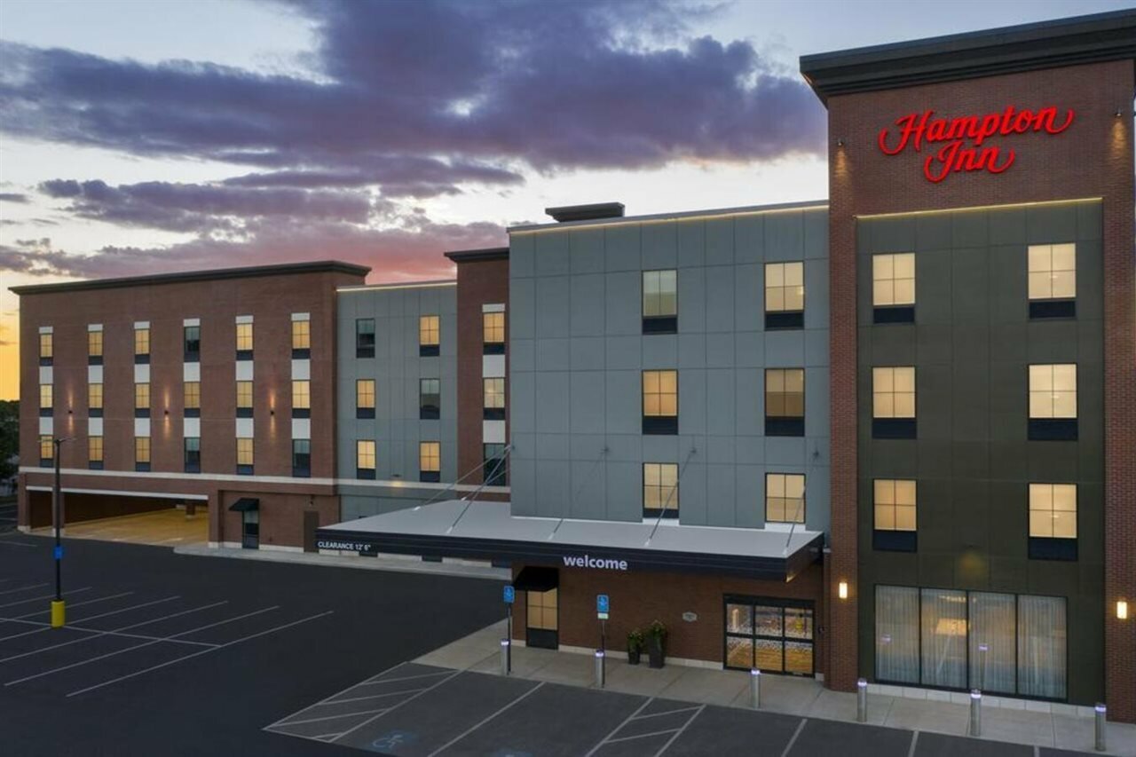 Фото Hampton Inn Boston Logan Airport Chelsea