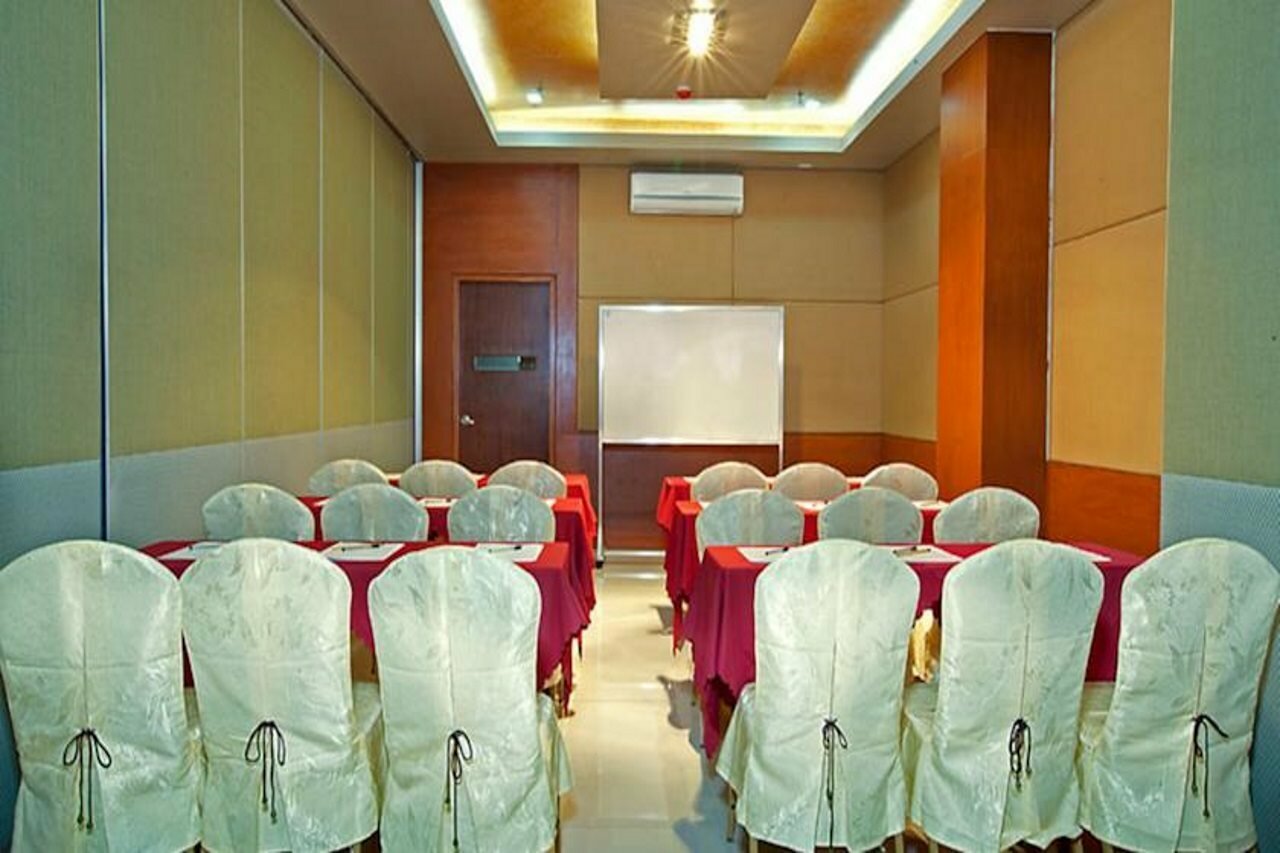 Фото Allure Hotel & Suites