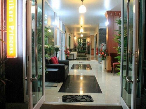Гостиница Atikarn Princess Hotel в Удонтхани