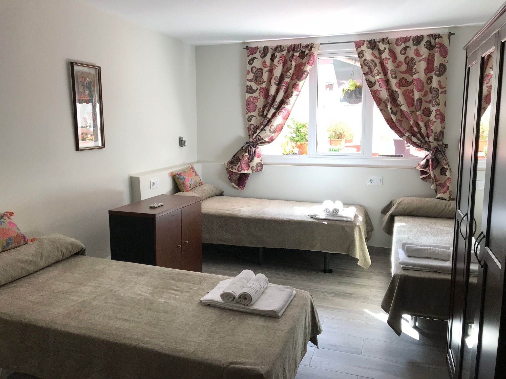 Фото Hostal Liwi