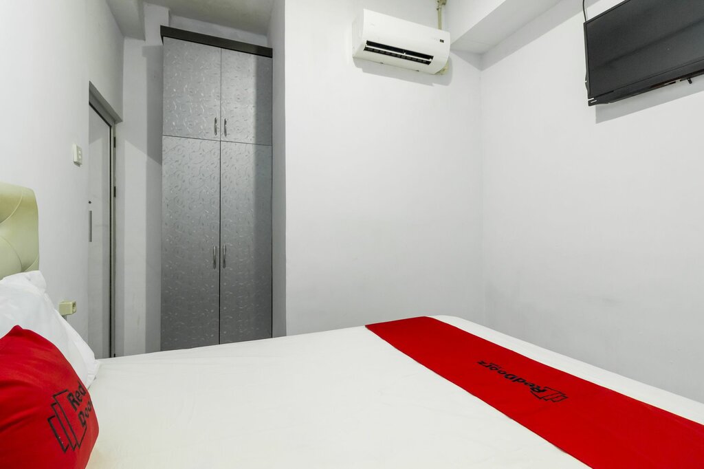 Hotel Reddoorz near Gajah Mada Plaza 2, Jakarta, photo