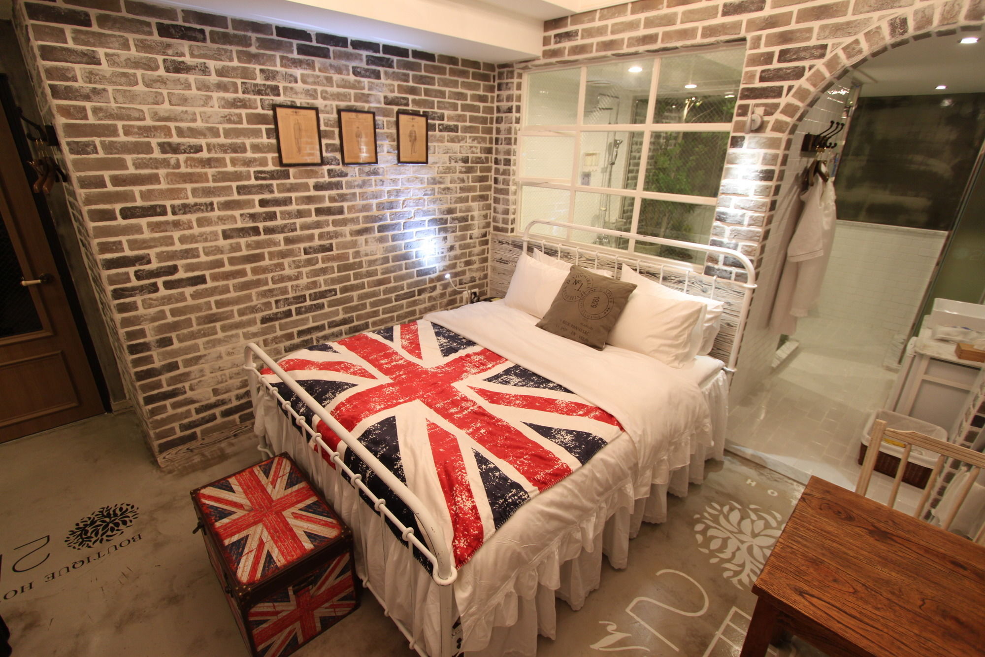 Фото February Hotel Hwanggeum