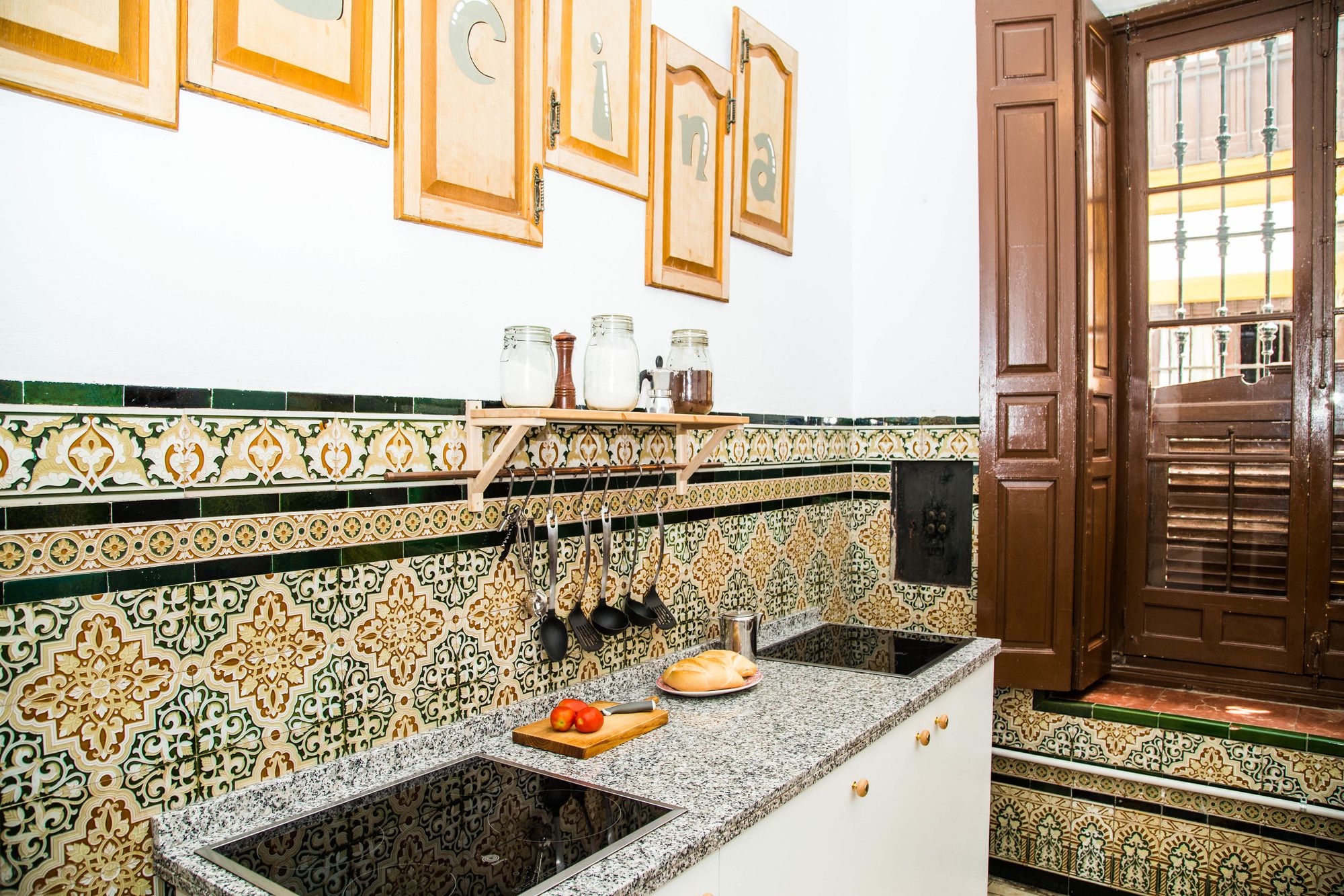 Фото Onefam Catedral Hostel Seville