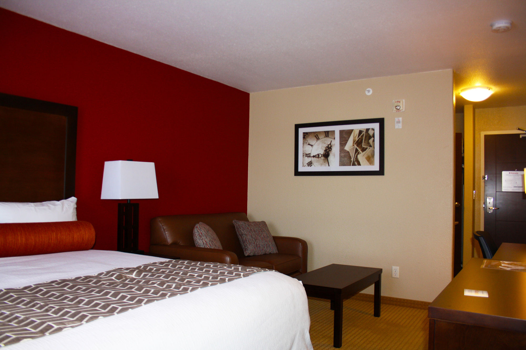 Фото The Kanata by BCMInns Invermere