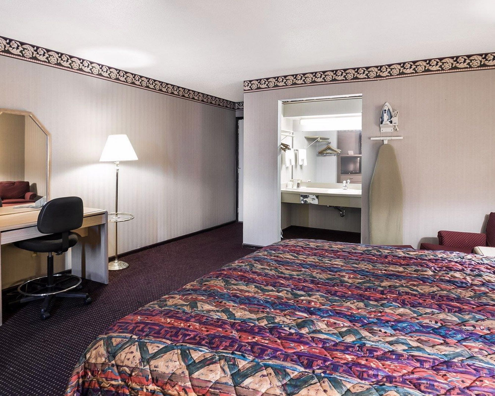 Фото SureStay Hotel by Best Western Olathe