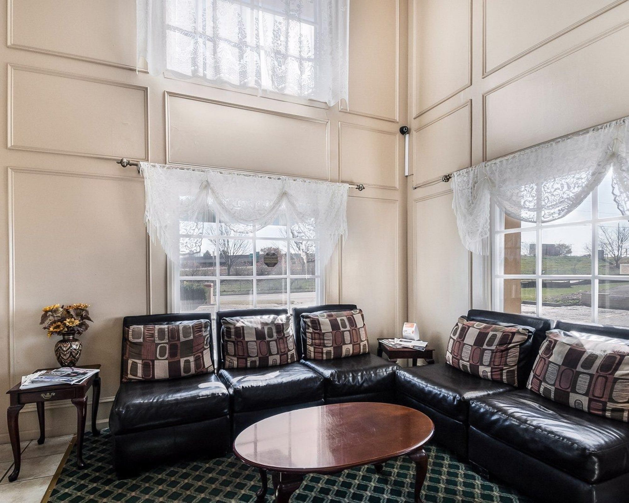 Фото SureStay Hotel by Best Western Olathe