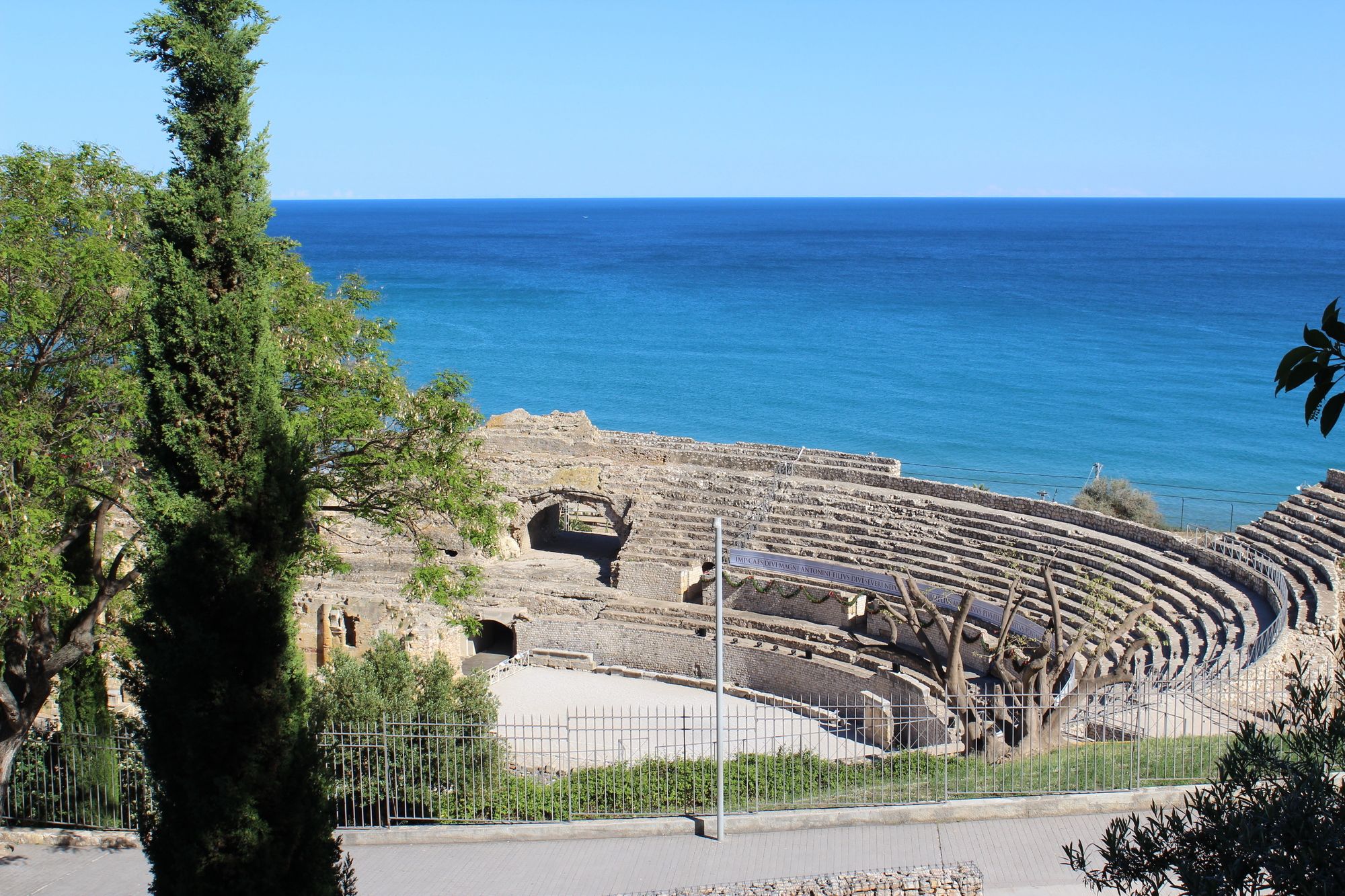 Фото Hostal Forum Tarragona