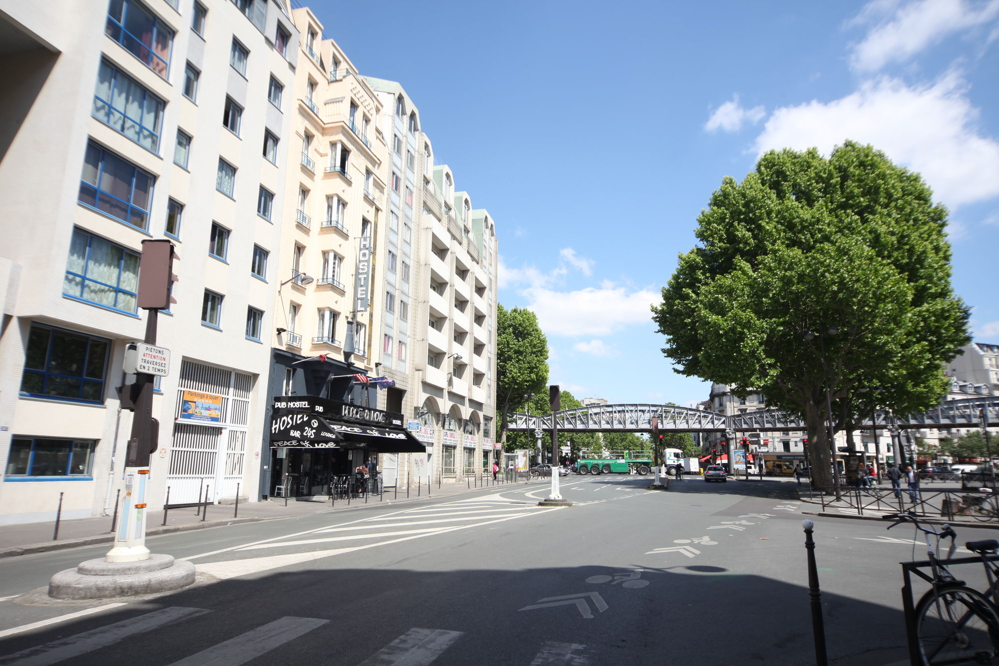 Фото Peace and Love Hostel - Hostel Paris
