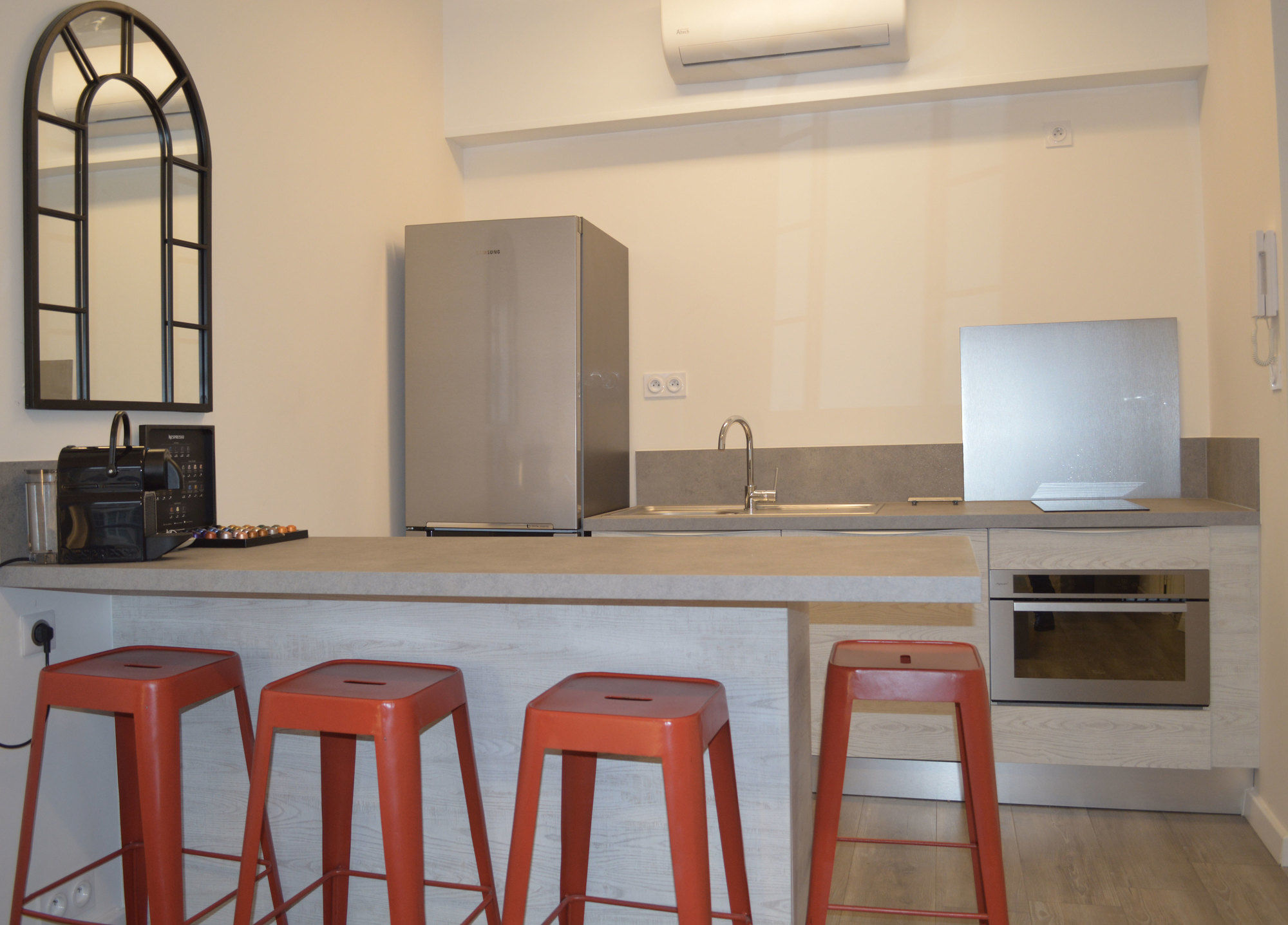 Фото Les Appartements du Vieux-Port