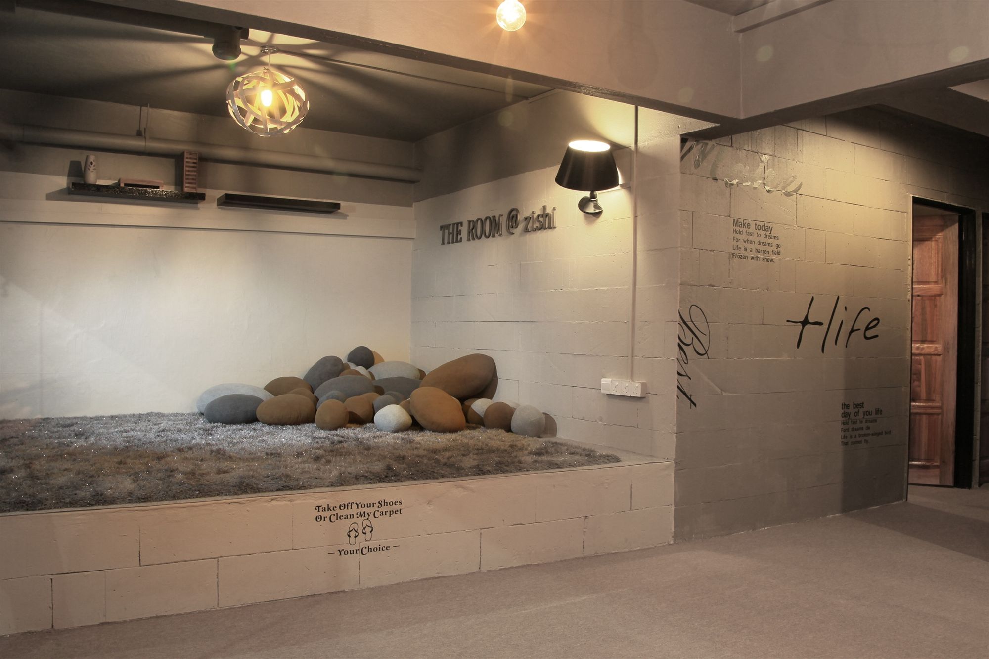 Фото The Room @ Zishi Hostel