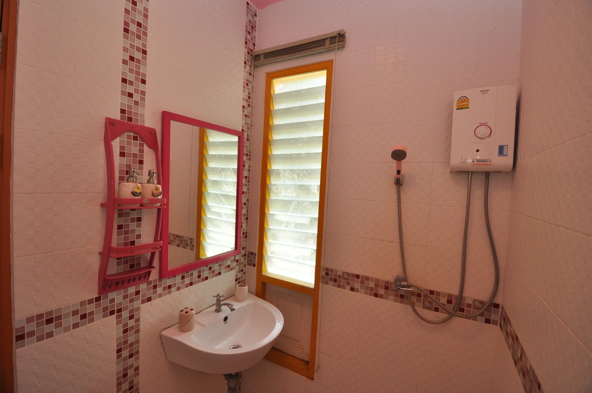 Фото Side Walk Boutique Hotel