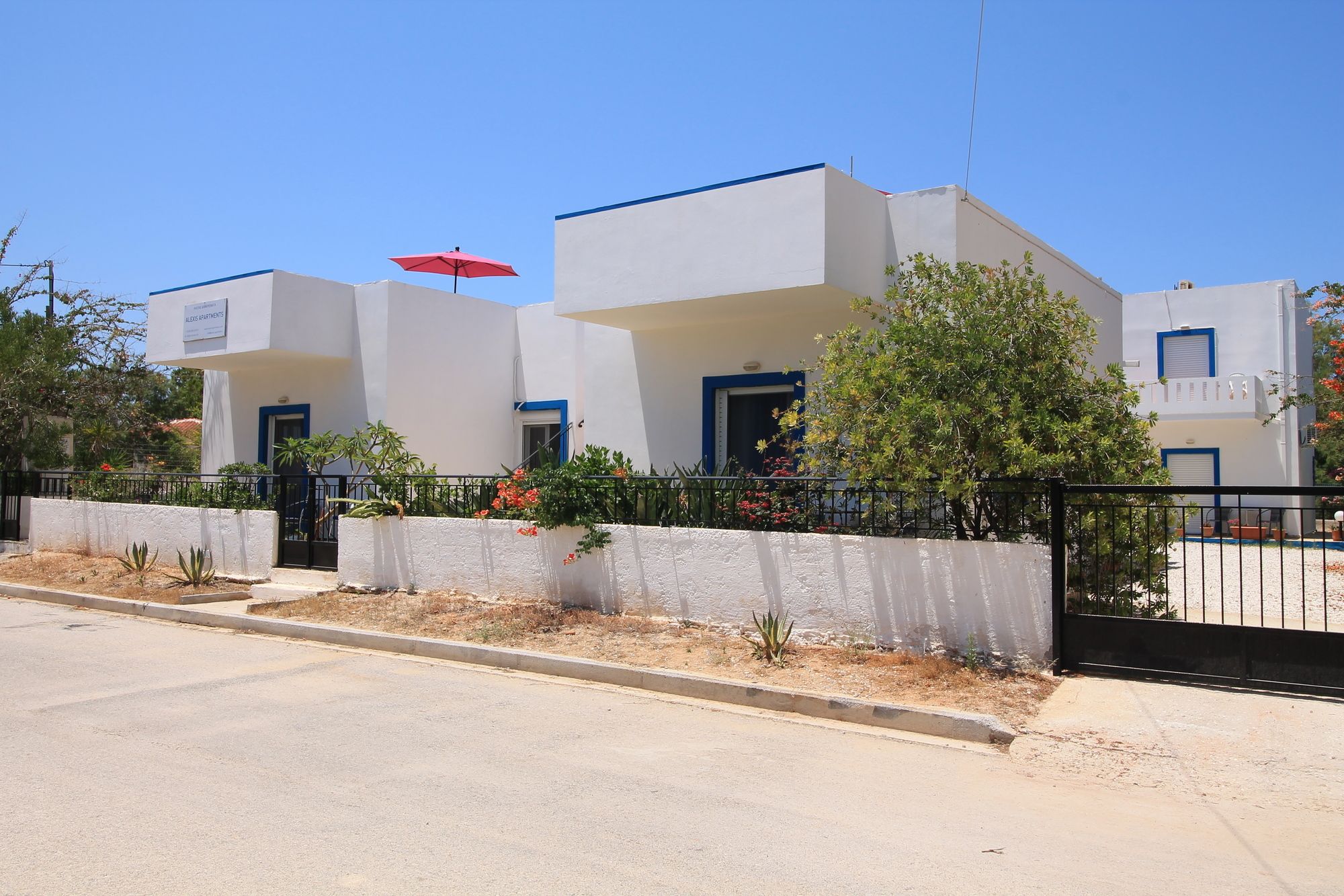 Фото Alexis Apartments