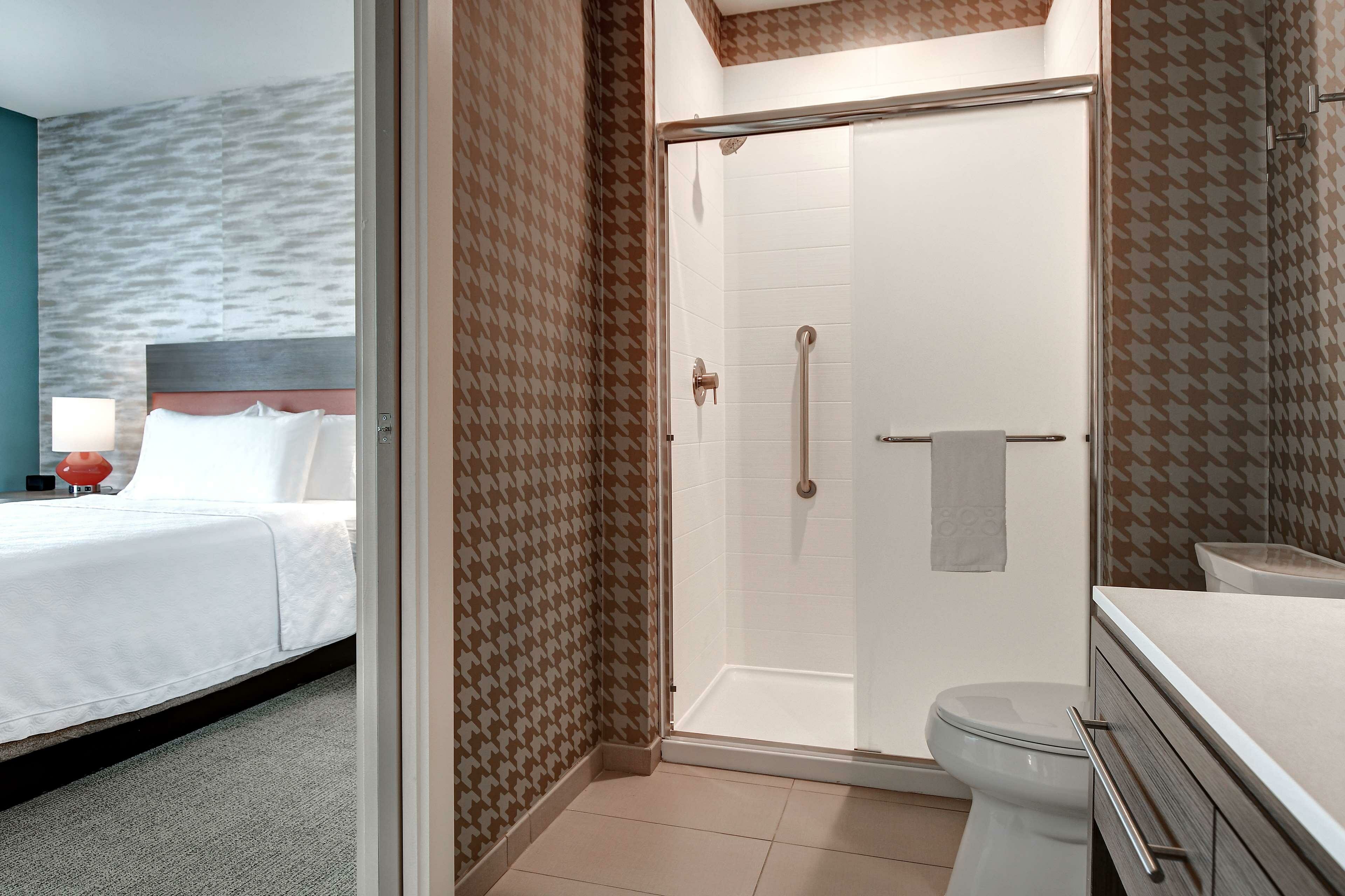 Фото Home2 Suites by Hilton North Plano Hwy 75