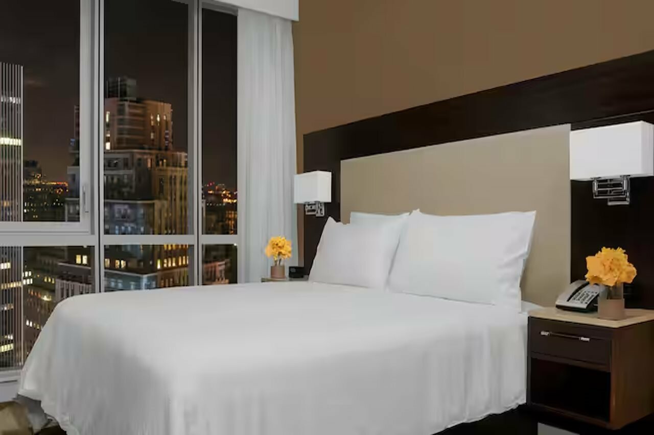 Фото Hilton Garden Inn New York-Times Square Central