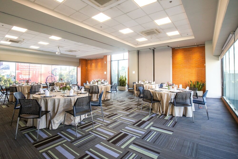 Фото Hs Hotsson Hotel GDL Country Club