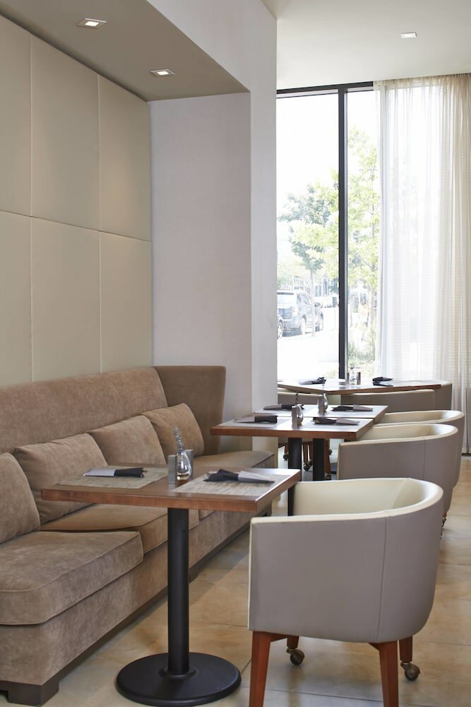 Фото Ac Hotel Des Moines East Village