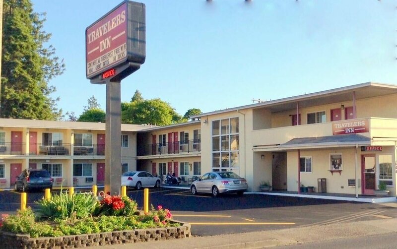 Гостиница Travelers Inn Eugene University в Юджине