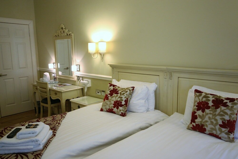 Фото The Haymarket Lairg Hotel