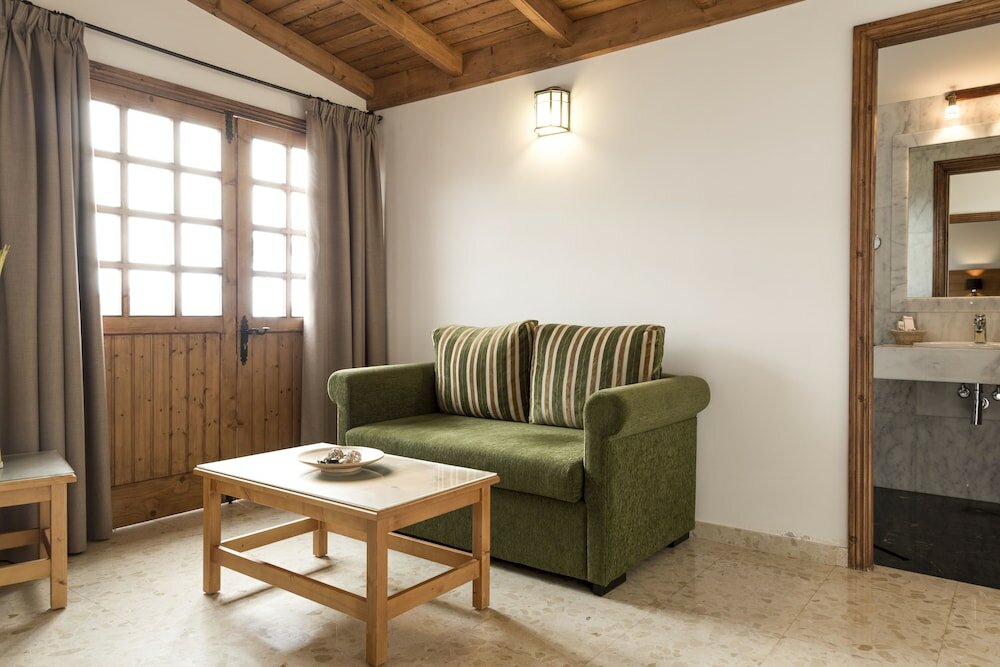 Фото Hotel Melva Suite