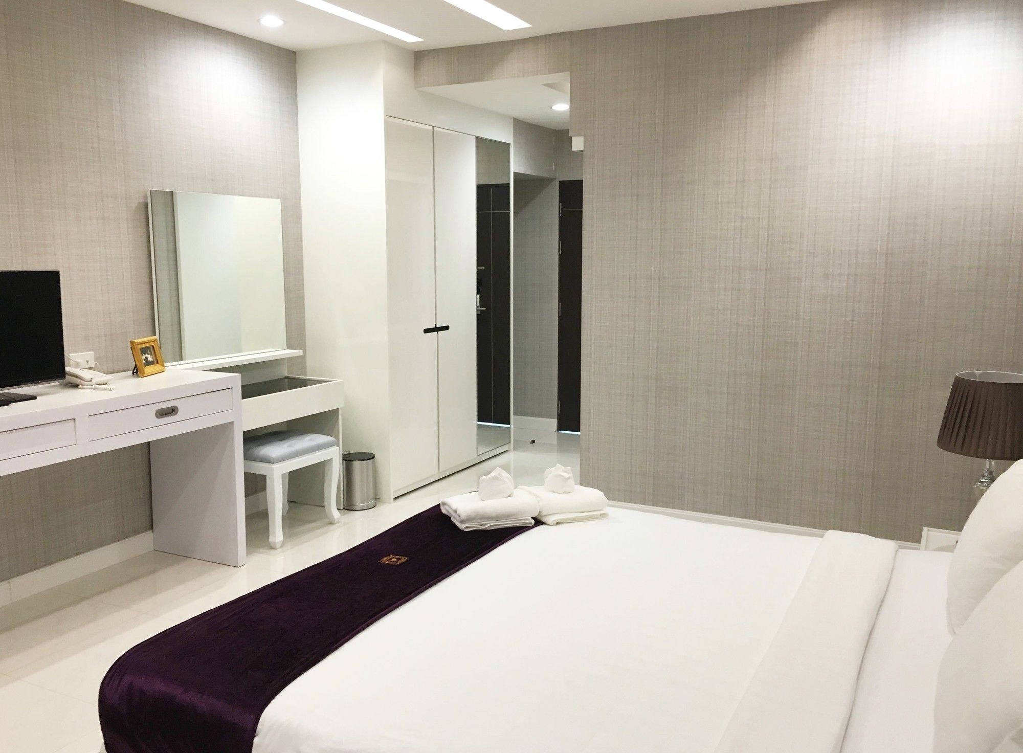 Фото Phuglong Hotel