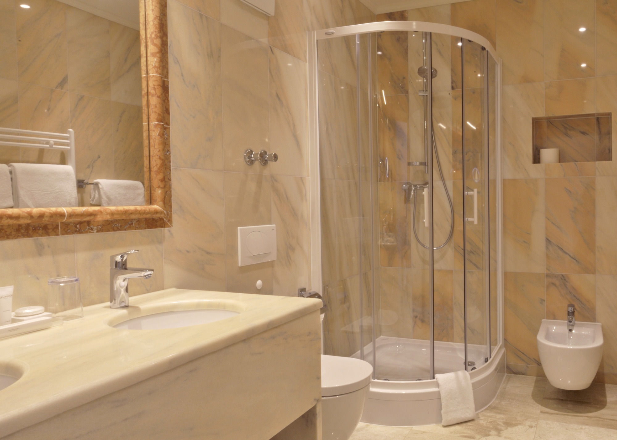 Фото Grand Hotel Palladium Munich