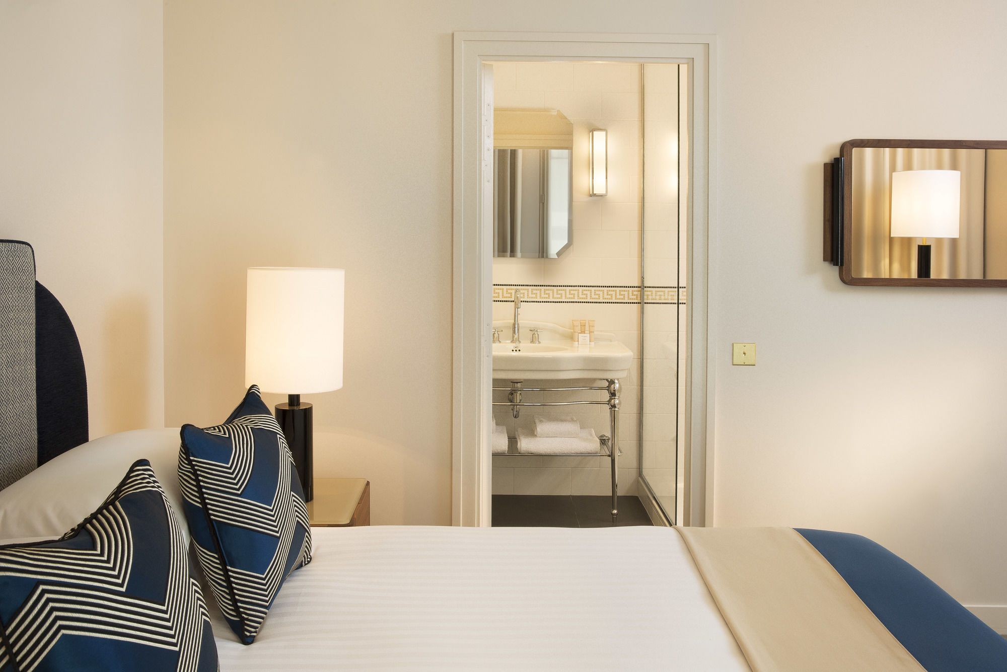 Фото Le Tsuba Hotel