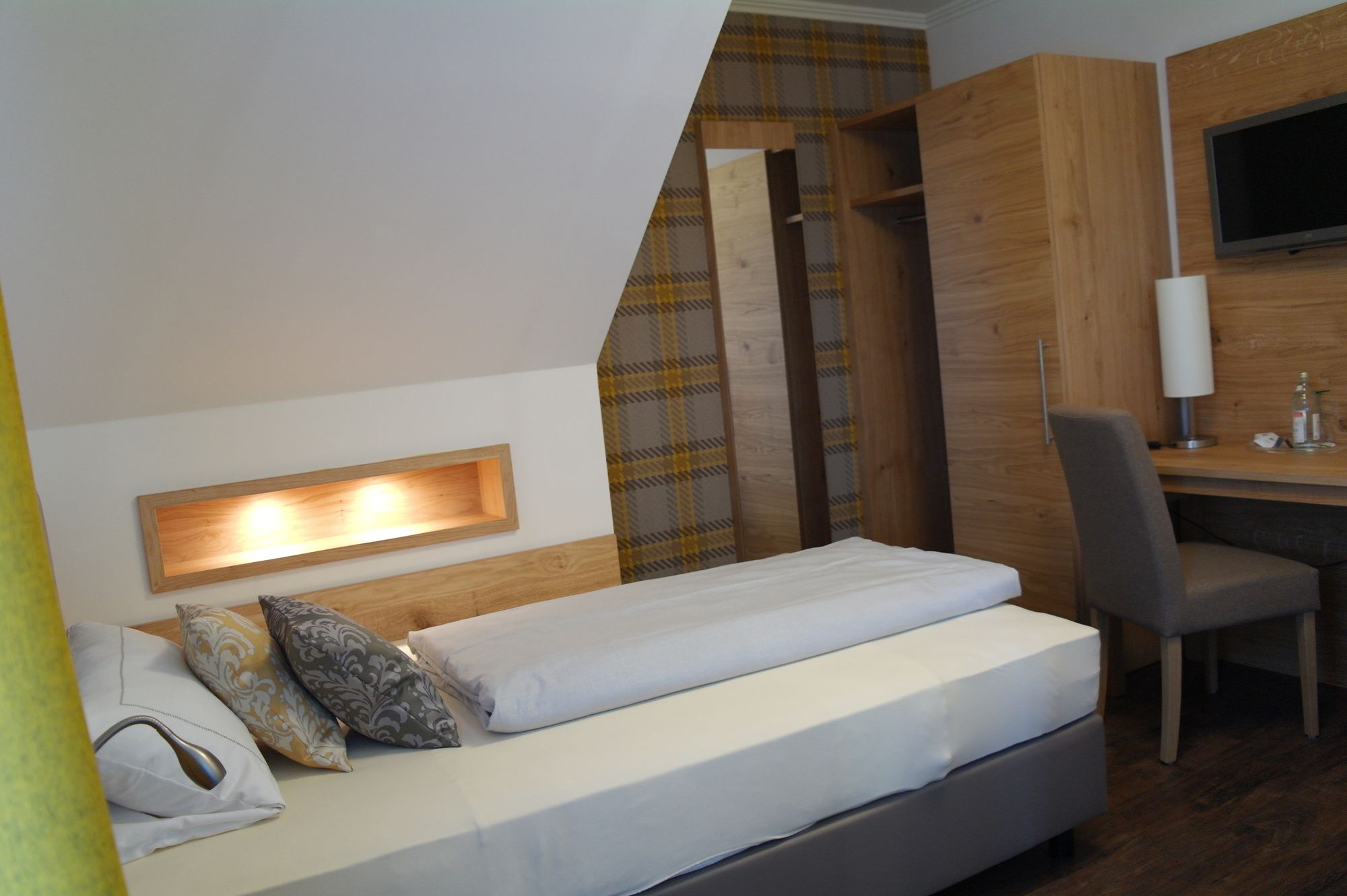 Фото Landidyll Hotel Gasthof zum Freden