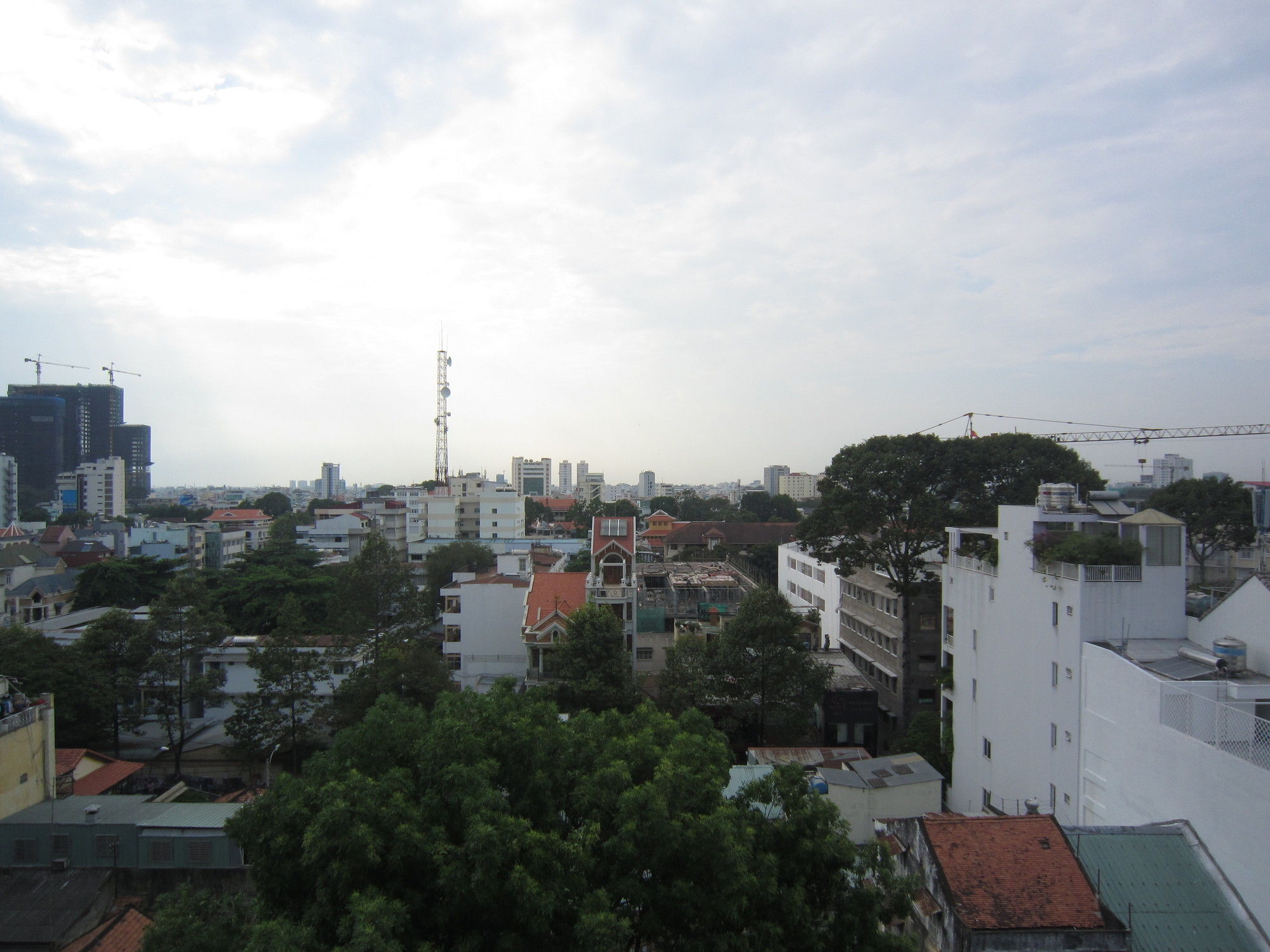Фото Saigon Court Serviced Apartment