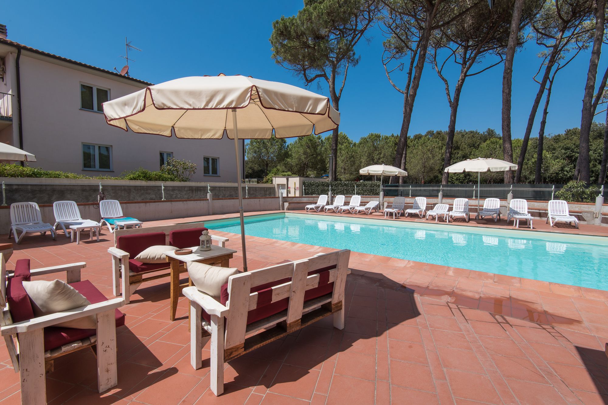 Фото Hotel Kontiki