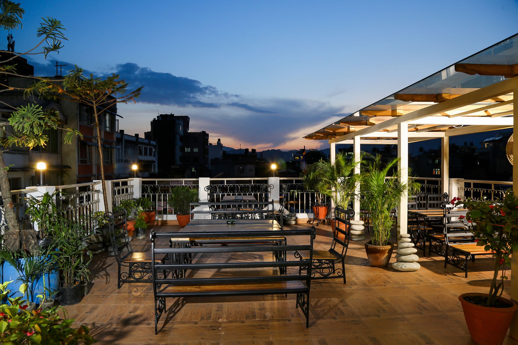 Фото Hotel Himalayan Oasis