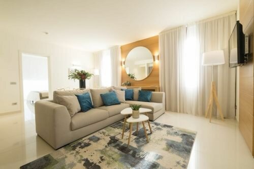 Гостиница Metropole Ceccarini Suite в Риччоне