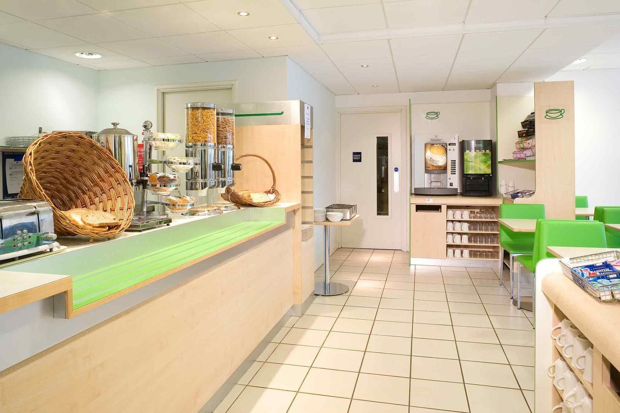 Фото Ibis budget Cardiff Centre