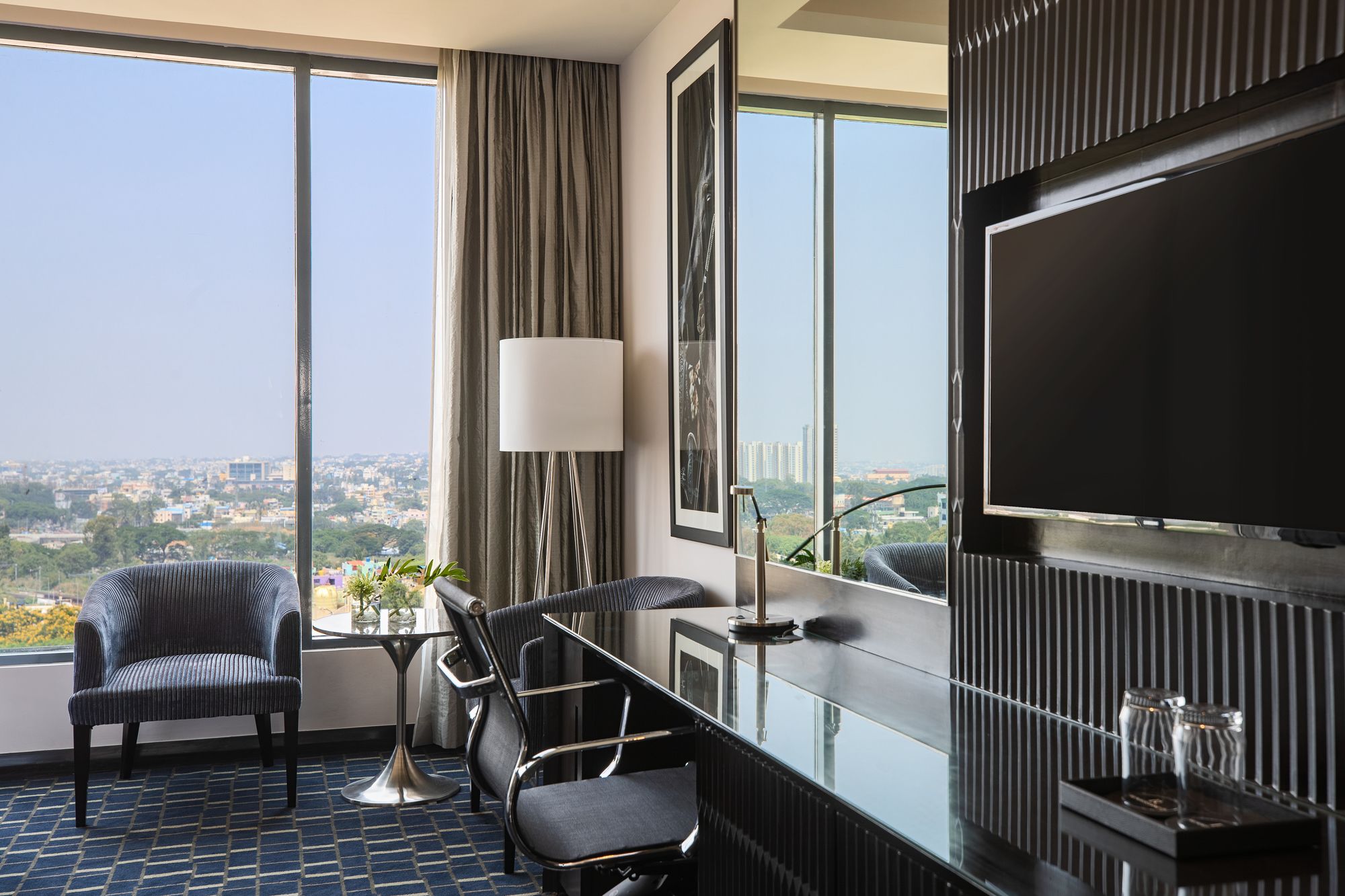 Фото Renaissance Bengaluru Race Course Hotel