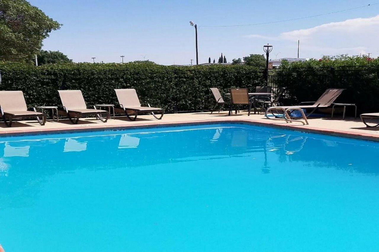 Фото Baymont by Wyndham Midland Airport