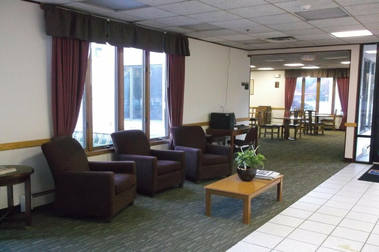 Фото Knights Inn Liberty