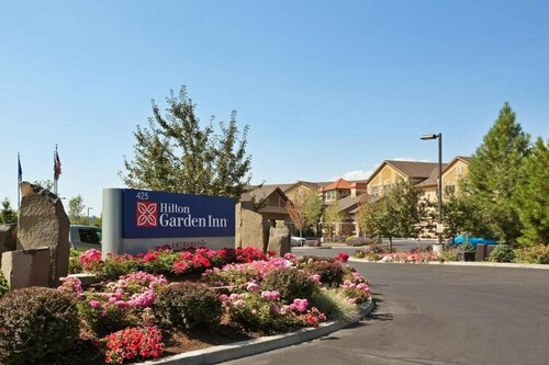 Гостиница Hilton Garden Inn Bend в Бенде