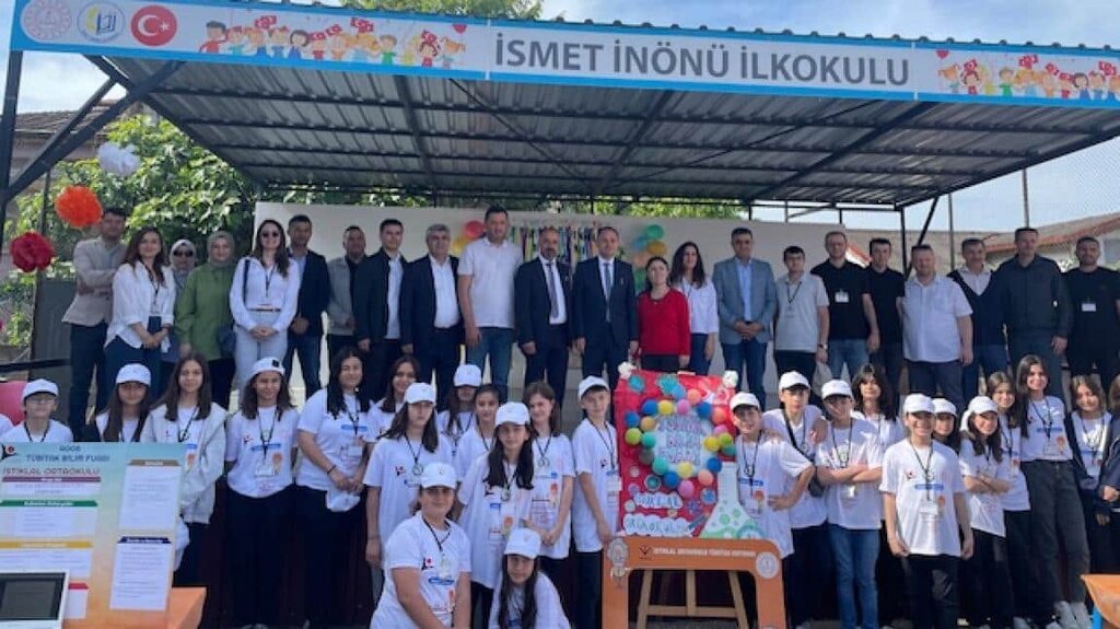 School Independence Middle School, Adapazari, photo