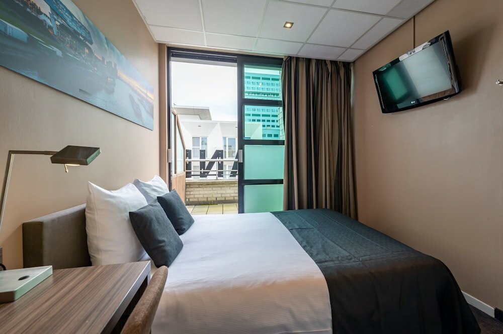 Фото Hotel Docklands