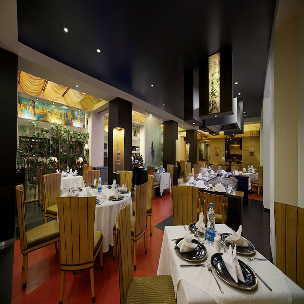 Фото Radha Regent