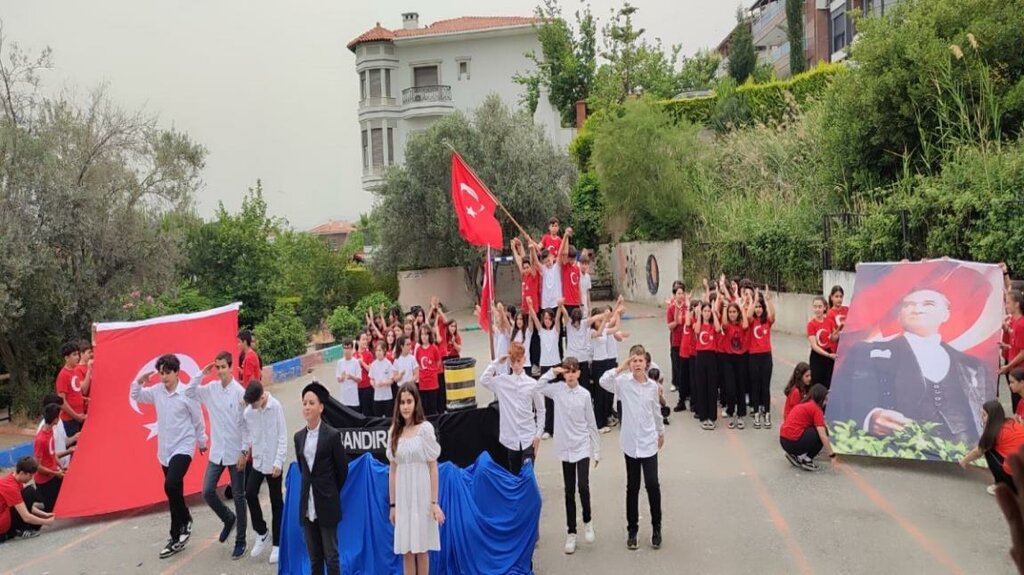 School Didem Isikli Middle School, Izmir, photo
