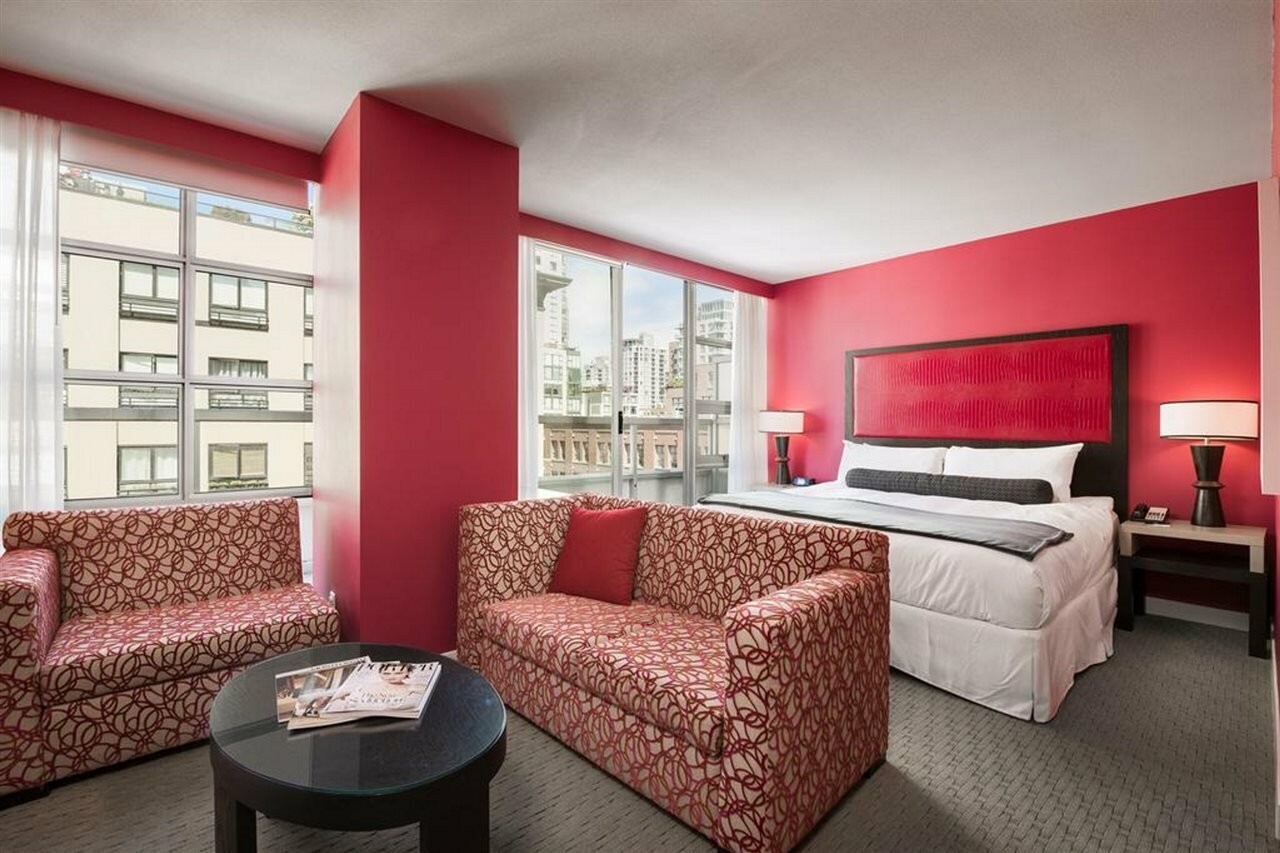 Фото Opus Vancouver