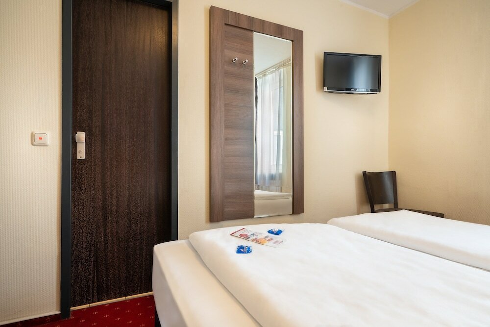 Фото Hotel Leonet