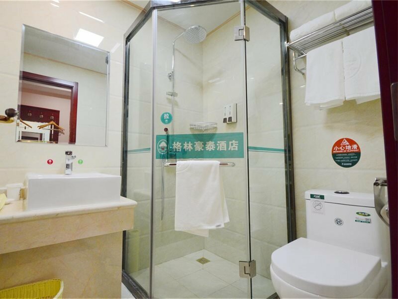 Фото GreenTree Inn ShangHai BaoShan 128 Memorial Road TongHe Road Shell Hotel