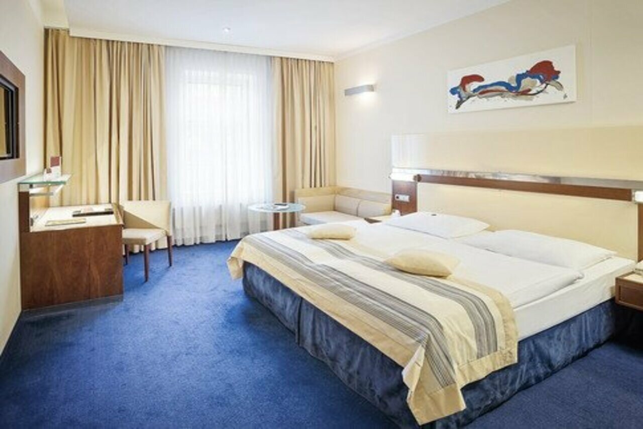 Фото отеля 2