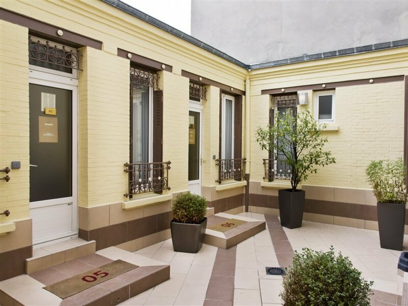 Фото Hotel Des Arts Paris Montmartre