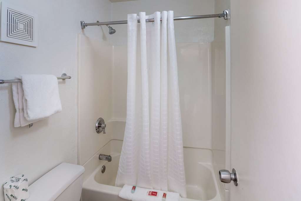 Фото Super 8 by Wyndham Charleston Wv