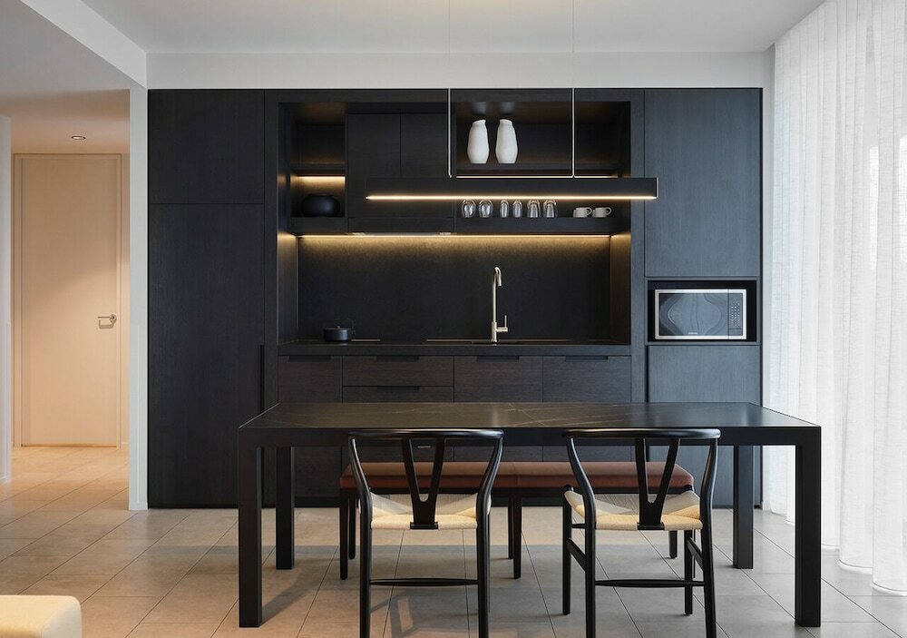 Фото Burbury Hotel & Apartments