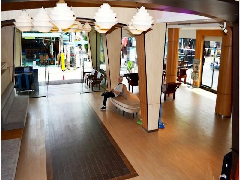 Фото Flipper Lodge Hotel