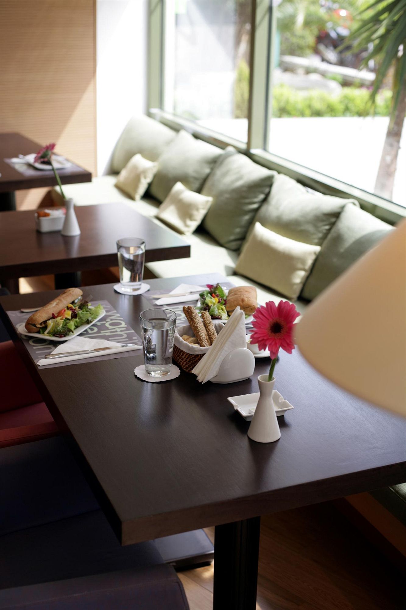 Фото Athinais Hotel