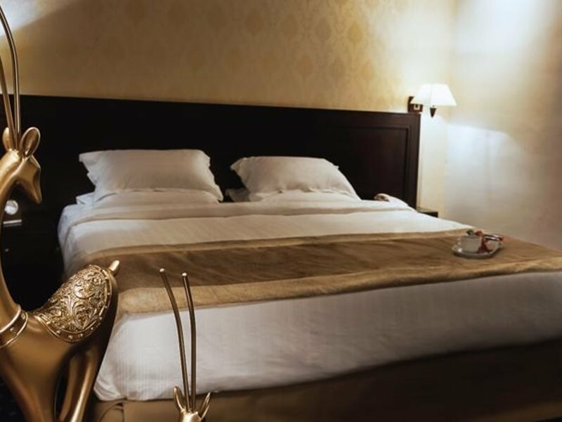 Фото Seven Roses Hotel